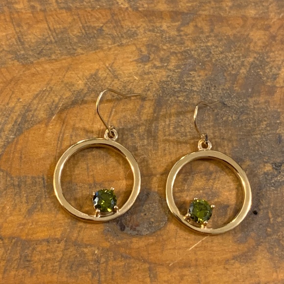 3/$20 Vintage Green Rhinestone Earrings - Picture 4 of 5